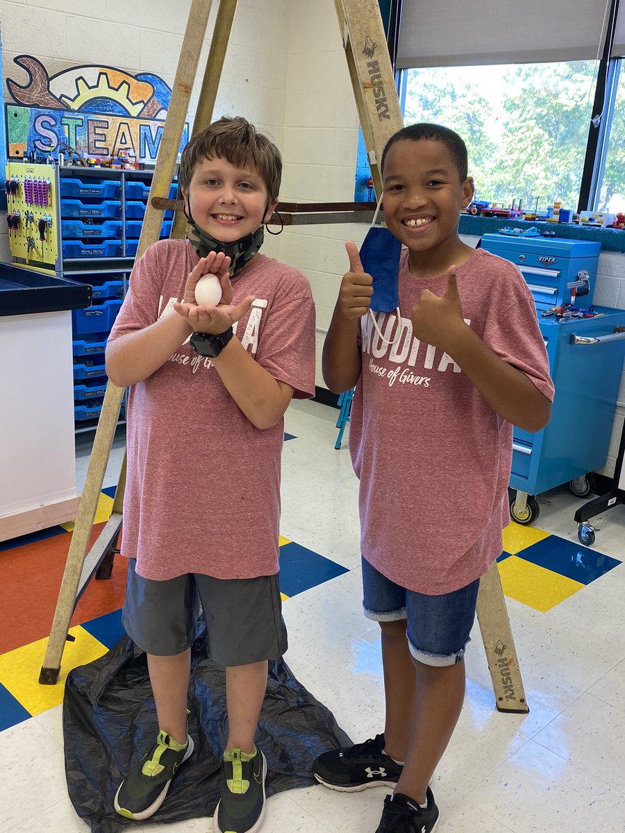 STEMatWSES's tweet photo. Egg-Drop Champions!!!!! @WSESSmithfield @IWCSchools @IAspire2Inspire https://t.co/wQSiIuK1OP