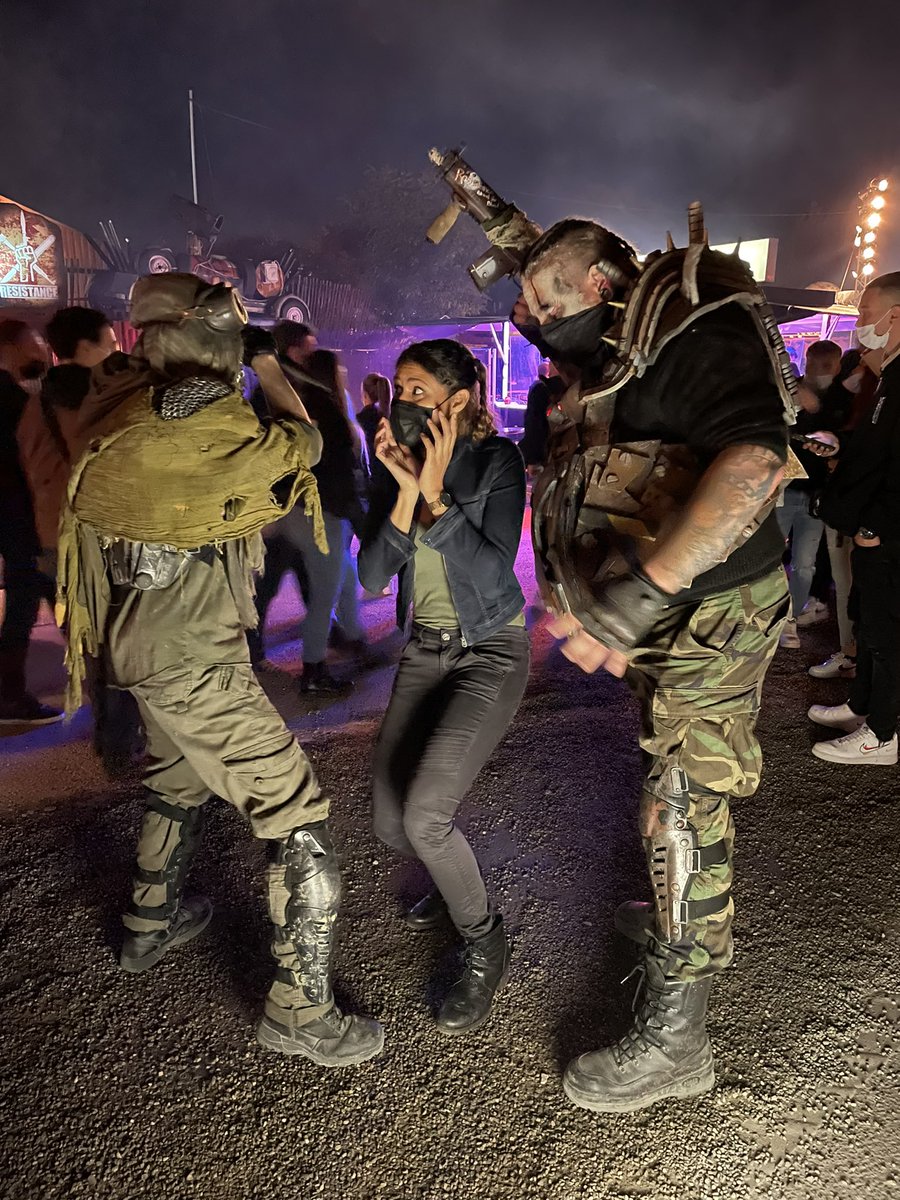 JessicaYouTile's tweet photo. It’s getting scary over here 🎃 #europapark #traumatica https://t.co/2j9c4WSkDo