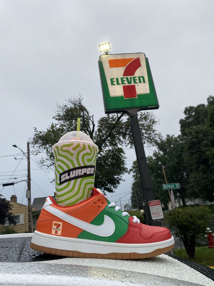 mister_burns__'s tweet photo. you see it @7eleven #FuelYourFandomContest https://t.co/Zf3iE7wT8t