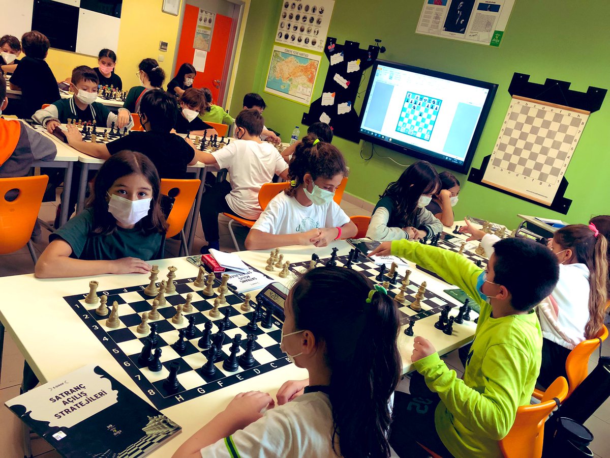 Satranç dersimizde bugün 5. Sınıflarla Cumhuriyet Kupası hazırlıklarına başladık. Heyecanları görülmeğe değerdi .🤴👸🏆🏆#SATRANÇ#CHESS# <a href="/TufekVolkan/">Volkan TÜFEK</a> <a href="/KvancBarlas/">Kıvanç Barlas 🇹🇷</a> <a href="/beyhanbayrakta7/">Beyhan Bayraktar</a> <a href="/pinar__soysal/">PINAR SOYSAL</a> <a href="/cigdem_ozkahya/">Çiğdem Özkahya</a>