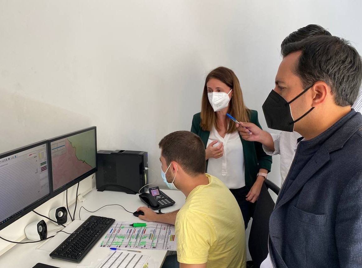 MauVila's tweet photo. Ahora nos movimos a #Getafe, #España, donde recorrí el polígono industrial del Corporativo @avanzaLD, visité el Centro de Control y Monitoreo para conocer la iniciativa #BusLab, a través de la cual, el autobús permite mediante el uso de tecnología evaluar constantemente ... (1/2) https://t.co/kHlv8IOlSE
