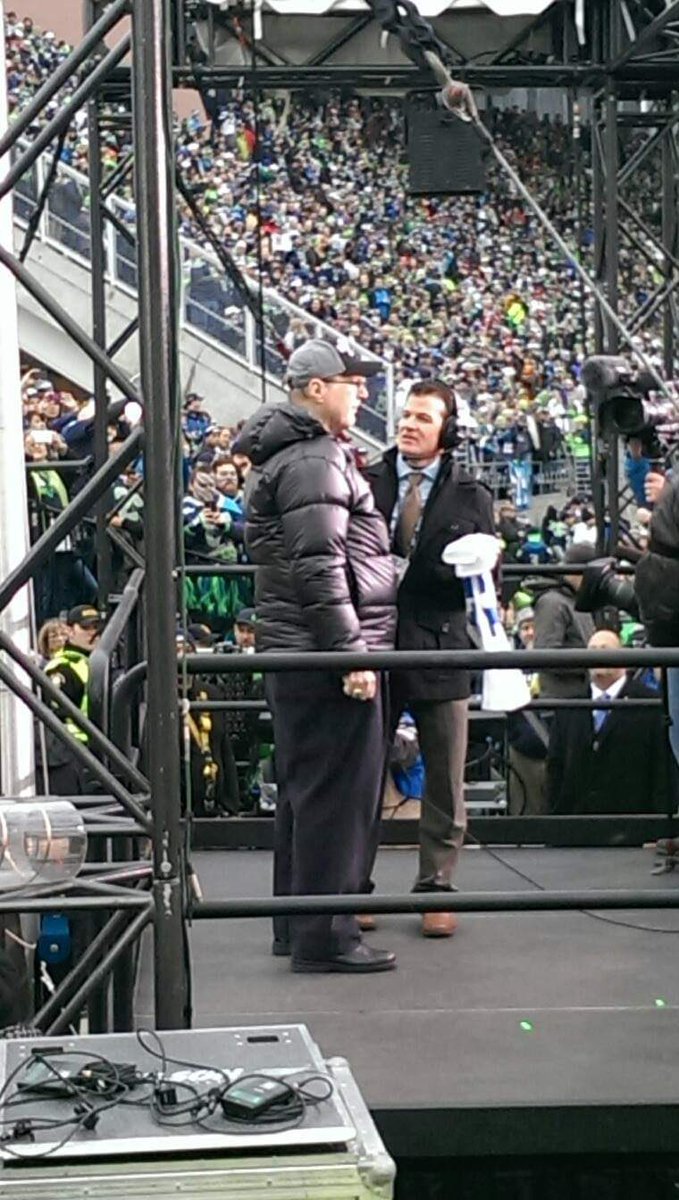 DCAZ480's tweet photo. 3 years ago today, Paul Allen passed away. Thanks for saving our Seahawks. #RIPPaulAllen #Seahawks https://t.co/M2jh3jBe1g