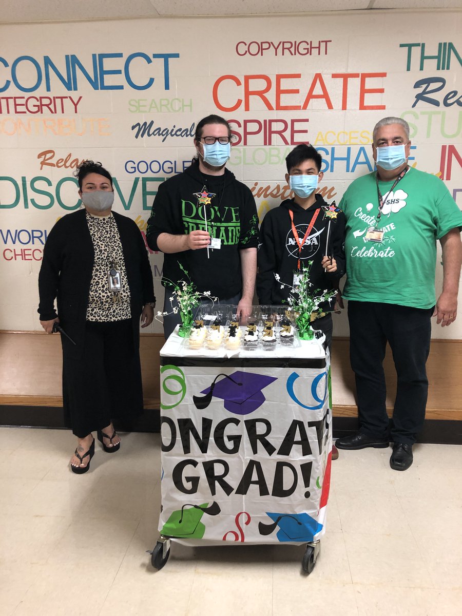 MarySkibaHuston's tweet photo. Congratulations to our October Grads!!  We are so proud of you!!  🎓💚#BisdShines 🎓💚 #ClassOf2022 🎓💚 #FutureReady  💚🎓 https://t.co/nMjNgthGHG