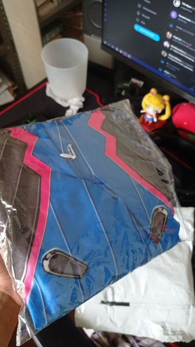 Look what i got today ?? https://t.co/v5RlB5f0El