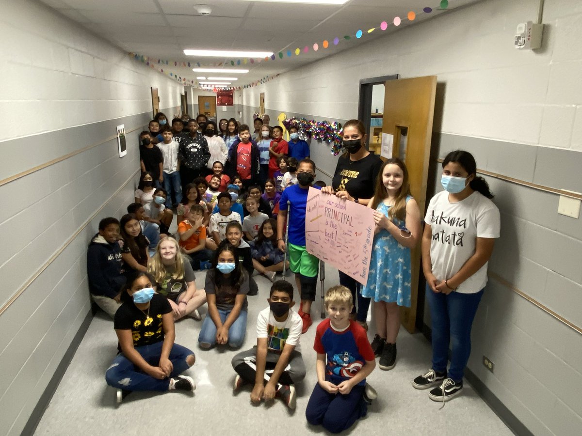 Lovellscience's tweet photo. Take Note… Our PRINCIPAL is the BEST! Thank you Mrs. McKinney for all you do for our Jefferson 5th graders! https://t.co/jY2KV3EBQw