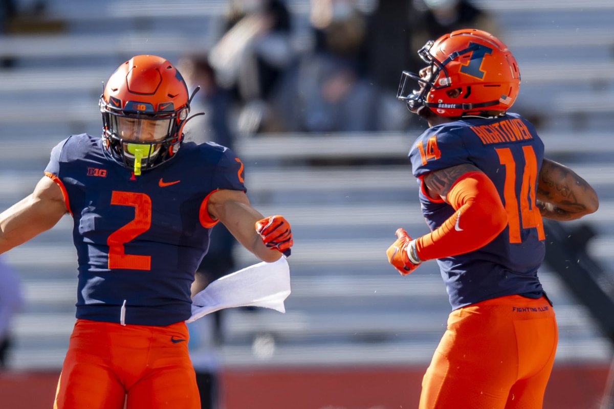 kahlilali21's tweet photo. I am truly blessed and thankful to receive an offer from The University of Illinois 🔶!! @UofIllinoisABuh @PennsaukenFB @NextLevelQBs @PFSkillsAcademy https://t.co/A0MoOzTx69