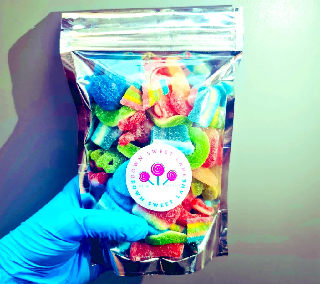 ANNOUNCEMENT TIME! 🎊

I’ve Started A Small Business With My    Fiancée Selling Sweet Pouches &amp; Will Be Expanding In The Future! 

Please Follow Our Newest Journey👇🏽
         🍭<a href="/DownSweetLane/">DownSweetLane🍭</a> 

❤️ &amp; 🔁 Appreciated  

🔜Partnering With Content Creators