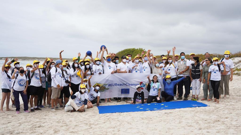 DarwinFound's tweet photo. A beautiful morning with the ambassadors and diplomats of the EU with representatives in Ecuador and the Region, at Tortuga Bay beach. Here we carry out the #UEBeachCleanup of microplastics thanks to the support of our Shark Ambassadors Science Club. #Galapagos https://t.co/P36v9s68fm