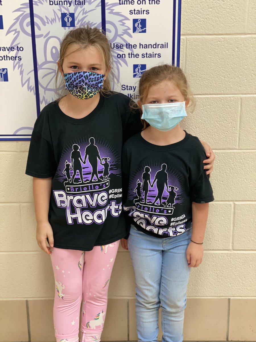 MrzAndersonWCH's tweet image. “In this family no one fights alone.” 😭💙🦁 
It truly meant the world today to see our students and staff supporting our family as I prepare for the 1/2 marathon in my daughter’s name this weekend 💜 
#OthersFirst 
#BraveBrielle 
#BriellesBraveHearts
