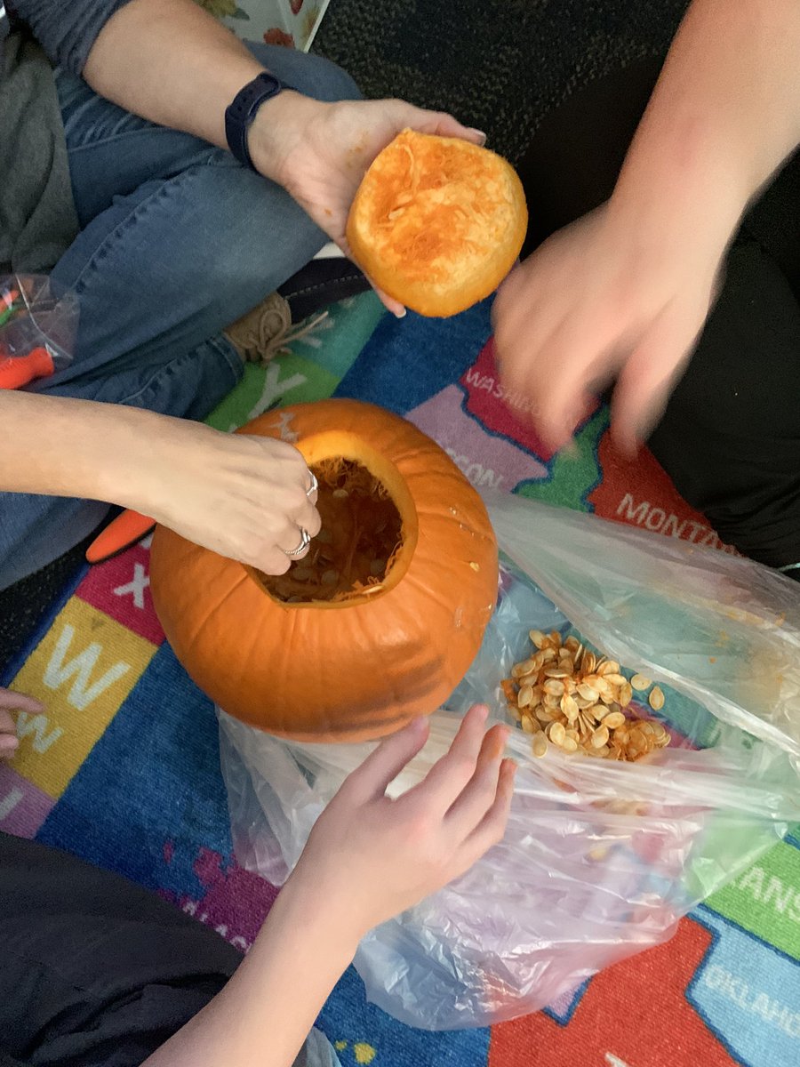 MrsStone2019's tweet photo. Properties of pumpkins! Ooey and gooey need to be added to the list! https://t.co/E9rD5O5pQJ