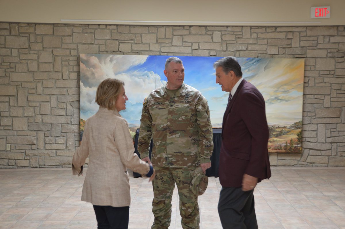 Senators Shelley Moore Capito and Joe Manchin met with COL Jayson Putnam and toured Marmet Locks and Dam this week to observe the operation of this piece of critical infrastructure.