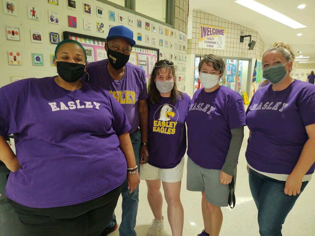 EasleyYrElem's tweet photo. It’s Easley Spirit Friday! Check out our staff wearing their Easley purple and gold with pride! #BeEasley https://t.co/LX4kwOrnNm