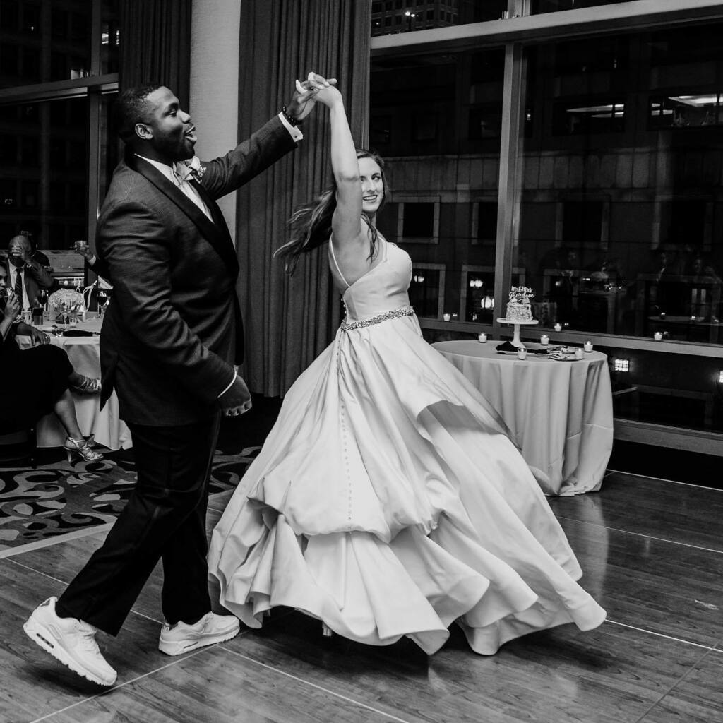 citygirlhanna's tweet photo. FIVE MONTHS OF MARRIAGE ! 💘
#GbecomingGbordzoe
📸: @ajabelmanphoto
#newlyweds #051521 #mrandmrs #bride #groom #wedding #weddingseason #2021wedding #weddingsatthewit #thewit #chicagowedding https://t.co/OMoGN87RRv https://t.co/6V8dyAZ25X