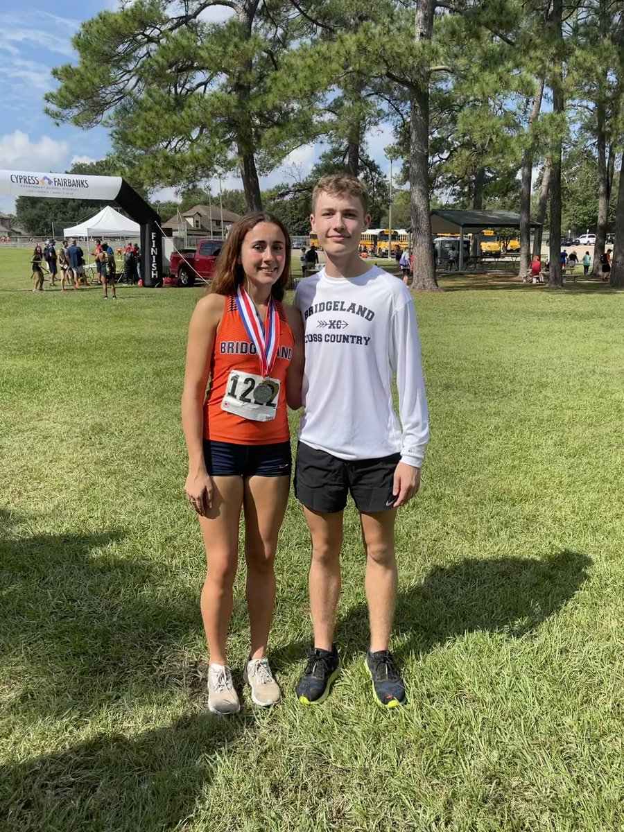 mom_graham's tweet photo. Their final District Race for @CyFairISD  ❤️ My favorite Twins @bridgelandtfxc @Cg1Graham  #bittersweet   One very proud Momma Bear❤️ https://t.co/DE9hbTMsbQ
