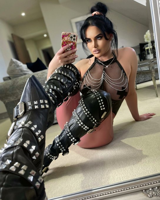 RT &amp; help me reach 200K‼️ 🥳 https://t.co/59YktMZKYi<a href="/tag/birthdaygirl"class="tags"><span>#birthdaygirl</span></a><a href="/tag/findom"class="tags"><span>#findom</span></a><a href="/tag/retweet"class="tags"><span>#retweet</span></a>