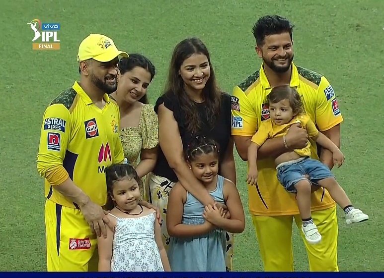 odishamsdians's tweet photo. @msdhoni 💛 @ImRaina
#Dhoni #MSDhoni #Raina #RainaDhoni
#IPL2021 #IPL2021Final #IPLFinal
#WhistlePodu #Yellove #CSKvsKKR
#OdishaDhoniFans #Odishamsdians https://t.co/wPZzNMPwNT