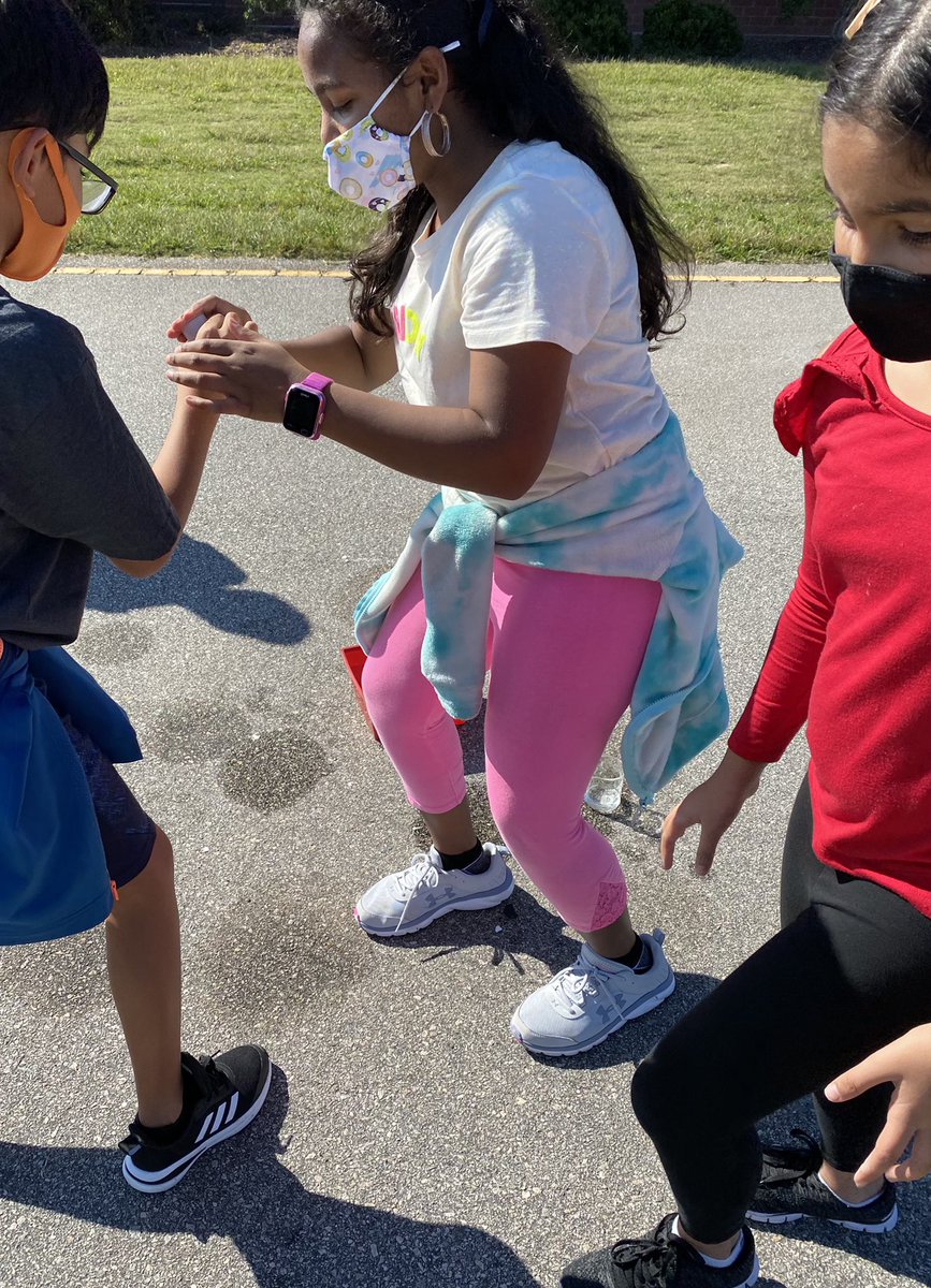 Freeman7Science's tweet image. Being scientists and manipulating variables to get our Alka Seltzer rockets high! #ScienceSkills #Variables #7Science #Woah