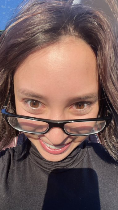 2 pic. Feeling cute https://t.co/vzl2DXFnxL