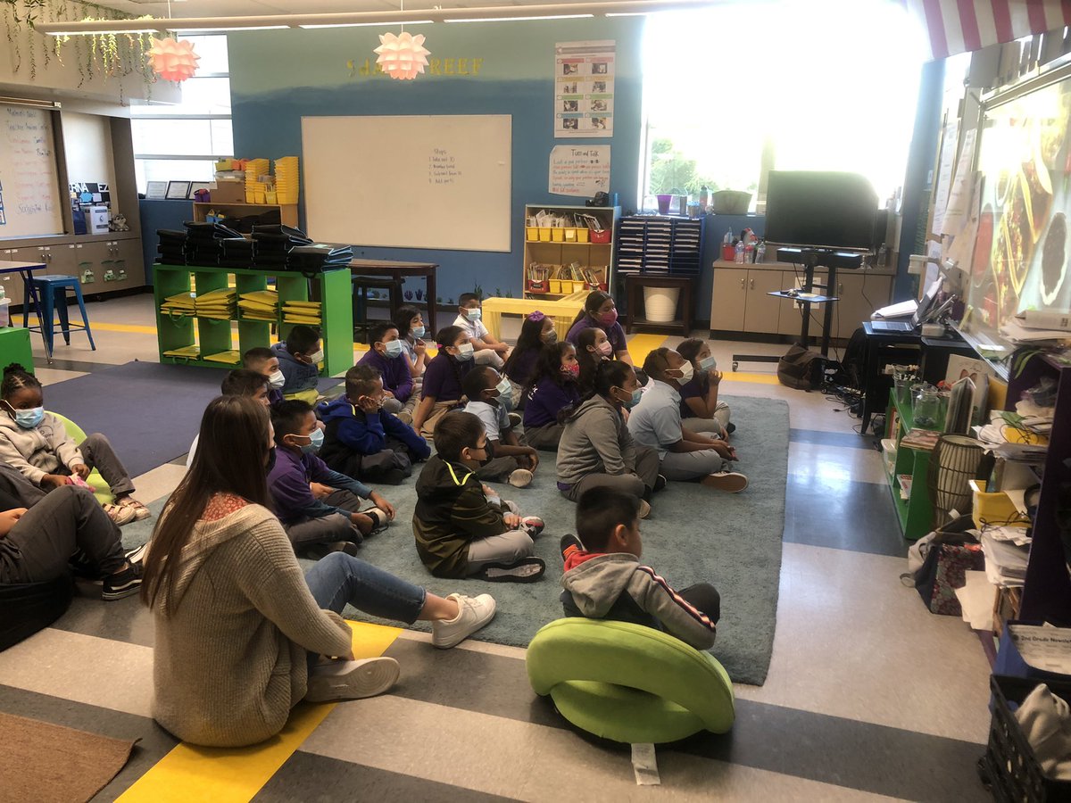 Friday, we celebrated Hispanic Heritage Month with the Owls and Sharks. The second graders had so much fun learning together! Thank you for you wonderful ideas <a href="/MsDavilaAIA/">Karina Davila</a>  and for always contributing to our team @CHeatonPhD <a href="/NinaPietrasanta/">nina pietrasanta</a> <a href="/MsJAyala/">Jocelyn Ayala</a> <a href="/Ms_SFrench/">Sarah French</a> <a href="/MsSChung/">Silvia Chung</a>