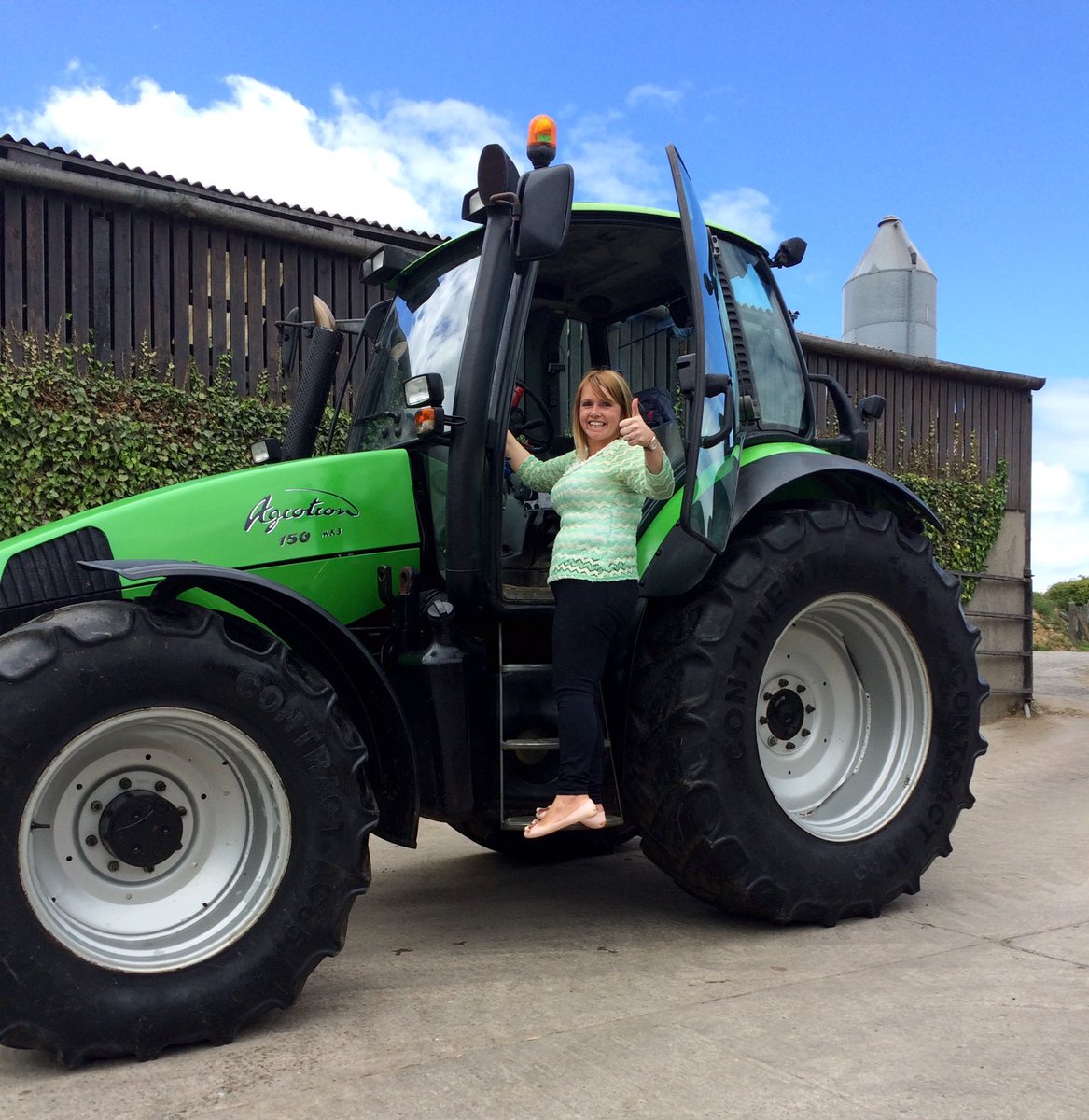 Today is #InternationalDayOfRuralWomen 👏🏻 Our Rural Women play an essential role in our society, ensuring the vitality of our rural communities & contributing to our agricultural, economic, and social successes. 👩🏼‍🌾 #UpTheCulchies #RuralWomen #WomenInAg #RuralLife #UnionOfPeople