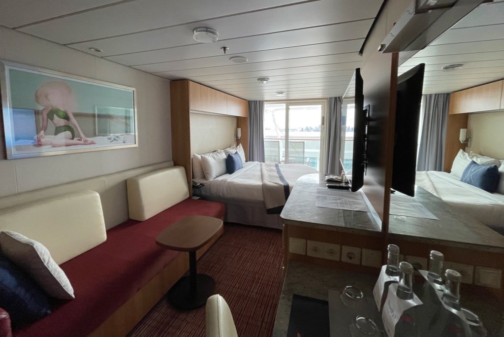 SashaEats's tweet photo. Our stateroom on Celebrity Equinox 🛳

#WonderReturns #CelebrityEquinox #travel #SashaSails #CruiseCelebrity #TravelAgain #CelebrityCruises #ttot #SashaInTheABCs #GayTravel https://t.co/ATGs4S9jbZ