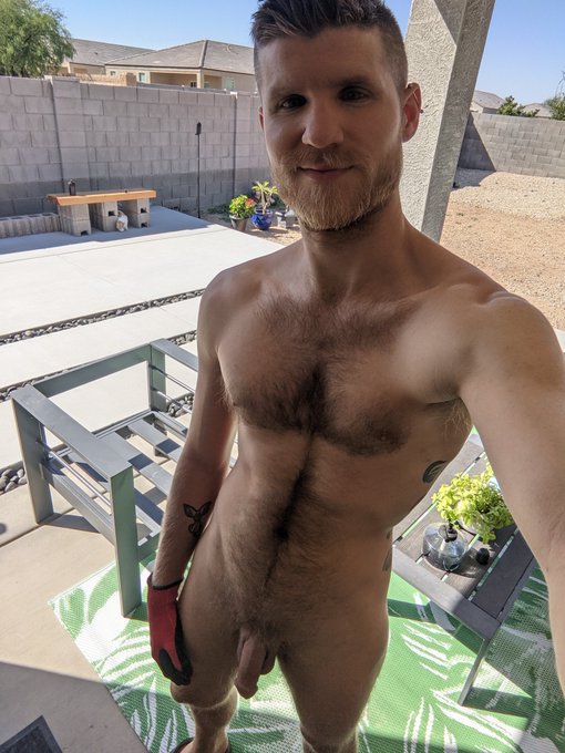 Who wants to help me some yardwork ? #gays #gayoutdoors #gayexhibitionist #gayhairy #gayotter https://t