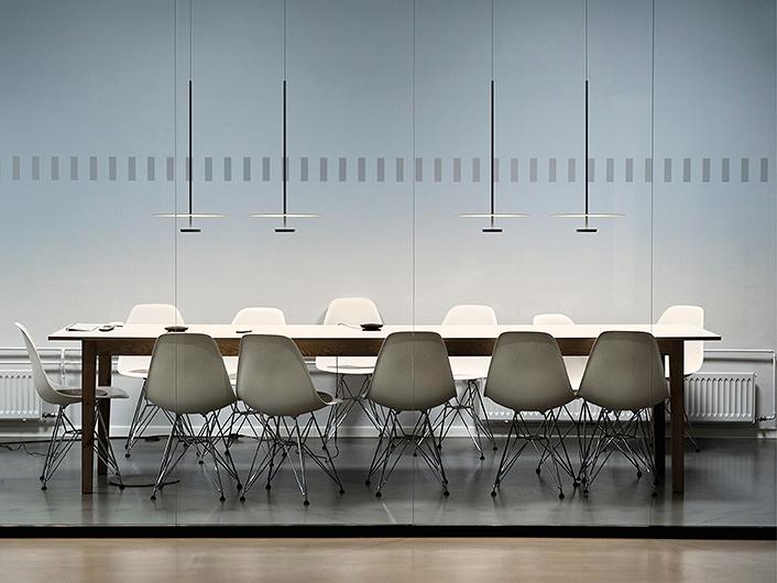 Wow_Lighting's tweet image. The Flat collection, designed by Ichiro Iwasaki for @VibiaLight. Available in Pendant, Surface and Floor.

Flat’s distinctive, disc-shaped diffusers form horizontal planes of light that integrate with the architecture.

bit.ly/3DFvUsO
⁠⁠
#wowlighting #vibiamiles #vibia