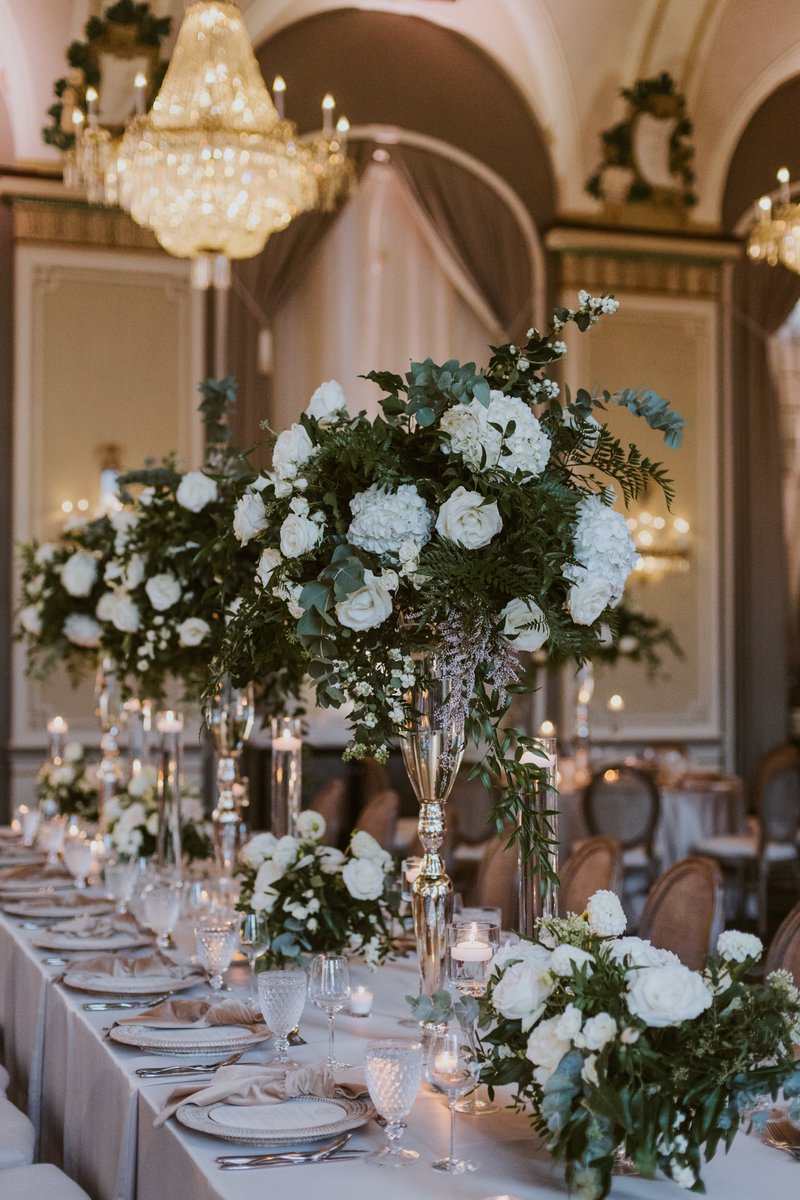 Elisabethb_eb's tweet photo. The prestigious ballroom of the Château Frontenac.

Photo : @tanialemieux
Fleurs : @LaFleurdEurope
Mobilier : @ABP 
Lieu : @FairmontFronten

#elisabethb #eb #weddingplanner #wedding #mariage #quebeccity #chateaufrontenac #fairmontfrontenac #fairmontchateaufrontenac https://t.co/kXBAyS59VD