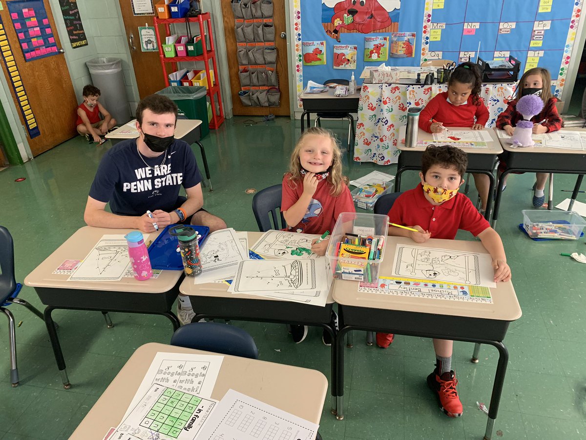 mrsrouseroom21's tweet photo. Clifford Day Fun❤️.      #gpp https://t.co/u6gvmo2JhI