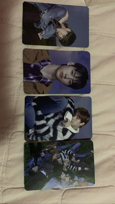 Sunnmyy's tweet photo. Vendo álbum do Enhypen
Com cd, 4 photocards frente e verso, marca páginas e 8 postcards 
Comprei pelo weverse, o álbum é OFICIAL
Preço: 100
mais fotos em baixo
Interessados só chamar dm https://t.co/M9UXAzsQNM
