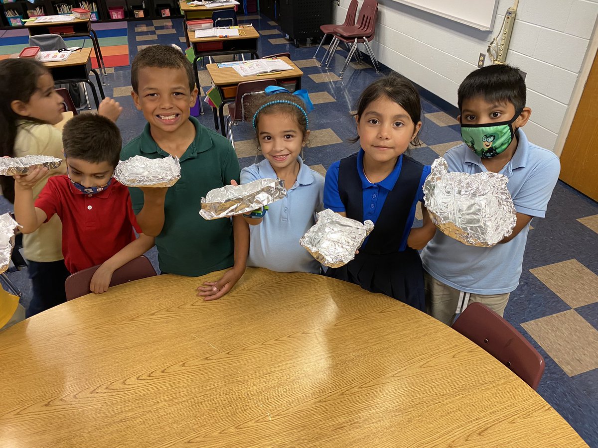 mr_nappi's tweet photo. This week our little scientists created their own aluminum foil boats. They then tested the boats to see how many Smarties they could hold before they sunk! 

Spoiler: these kiddos’ boats could hold literally HUNDREDS of Smarties!!

@LelyLionsRoar @ccps #lelylionsroar https://t.co/mLhJsbuBWG