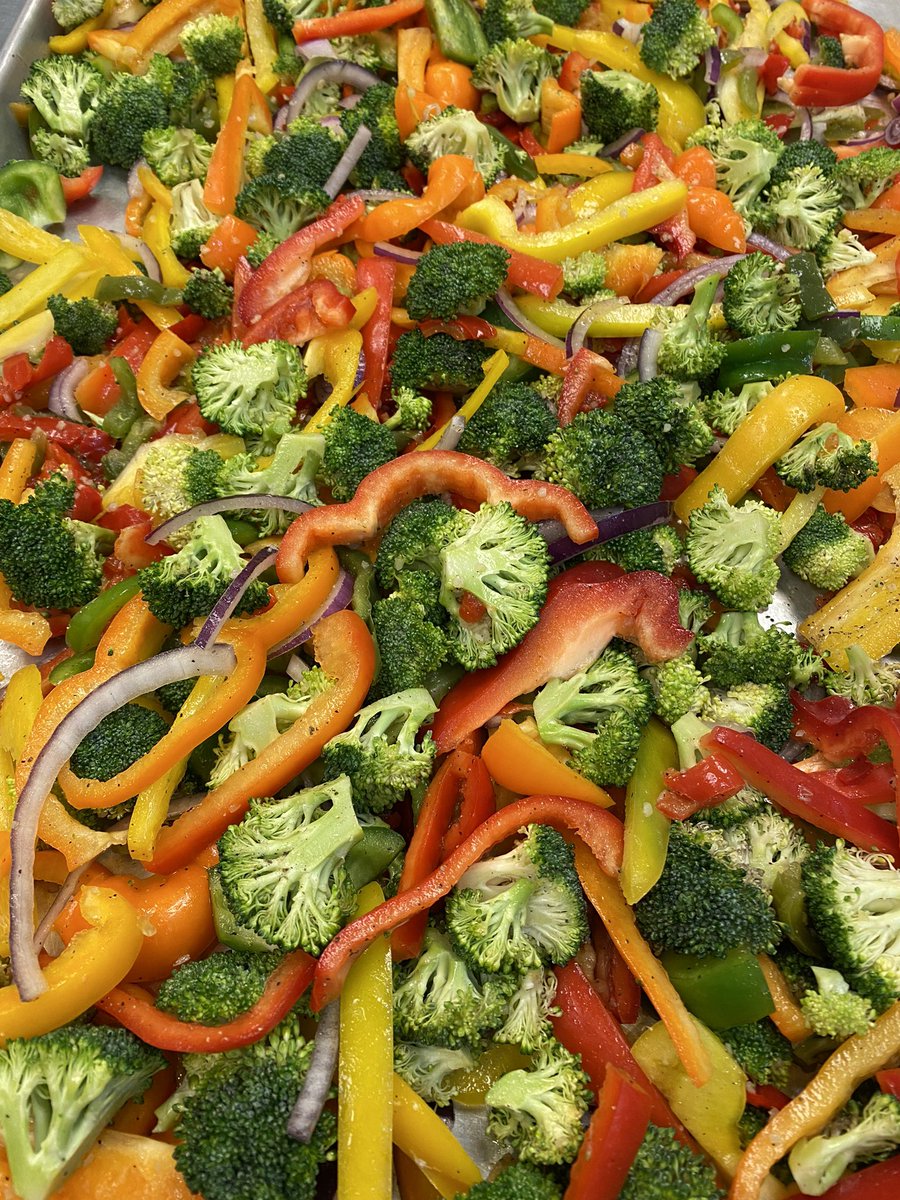 DaltonLocal's tweet photo. Wow! Could not be more impressed with our Food Service Program! Amazing lunch at our Elementary and Middle School today. They had all fresh veggies homemade Asian Chicken and Rice served in Chinese takeout containers. Went over well.
#MakeLunchFun
#DiscoverDalton
#BulldogPride https://t.co/Lkf97apuOx
