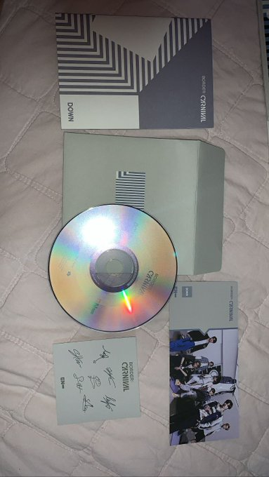 Sunnmyy's tweet photo. Vendo álbum do Enhypen
Com poster, cd, 4 photocards frente e verso, marca páginas e um cartão com a assinatura deles impressa
Comprei pelo weverse, o álbum é OFICIAL
Preço: 150
PREÇO NEGOCIÁVEL
mais fotos em baixo
Interessados só chamar dm https://t.co/FHpgeeO6AJ