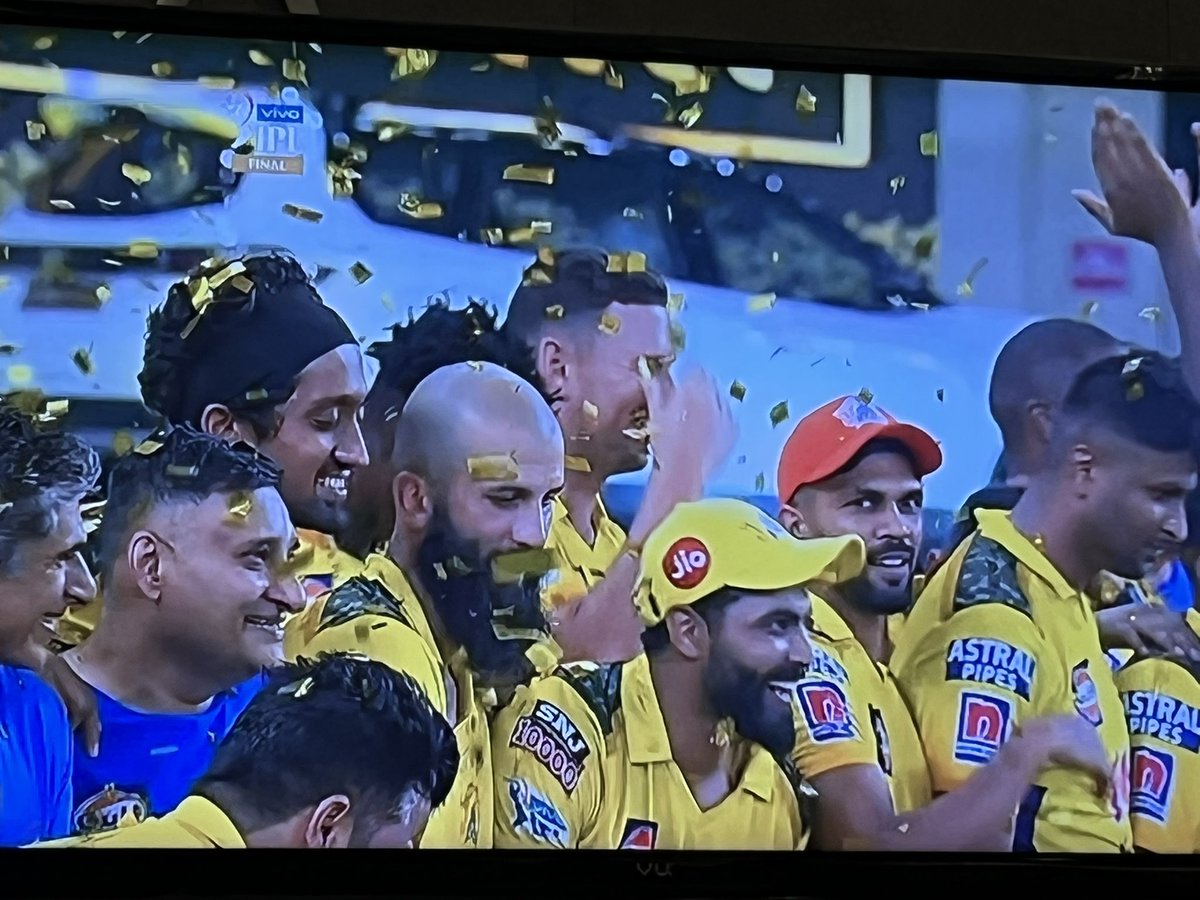 Zaxilla's tweet photo. Fourth time is the charm,
A fifth one will do no harm #WhistlePodu #ThalaDhoni #IPLFinal #csk #DJBravo #SirJadeja #chompion #Yellove https://t.co/lT9QFLqy1Y