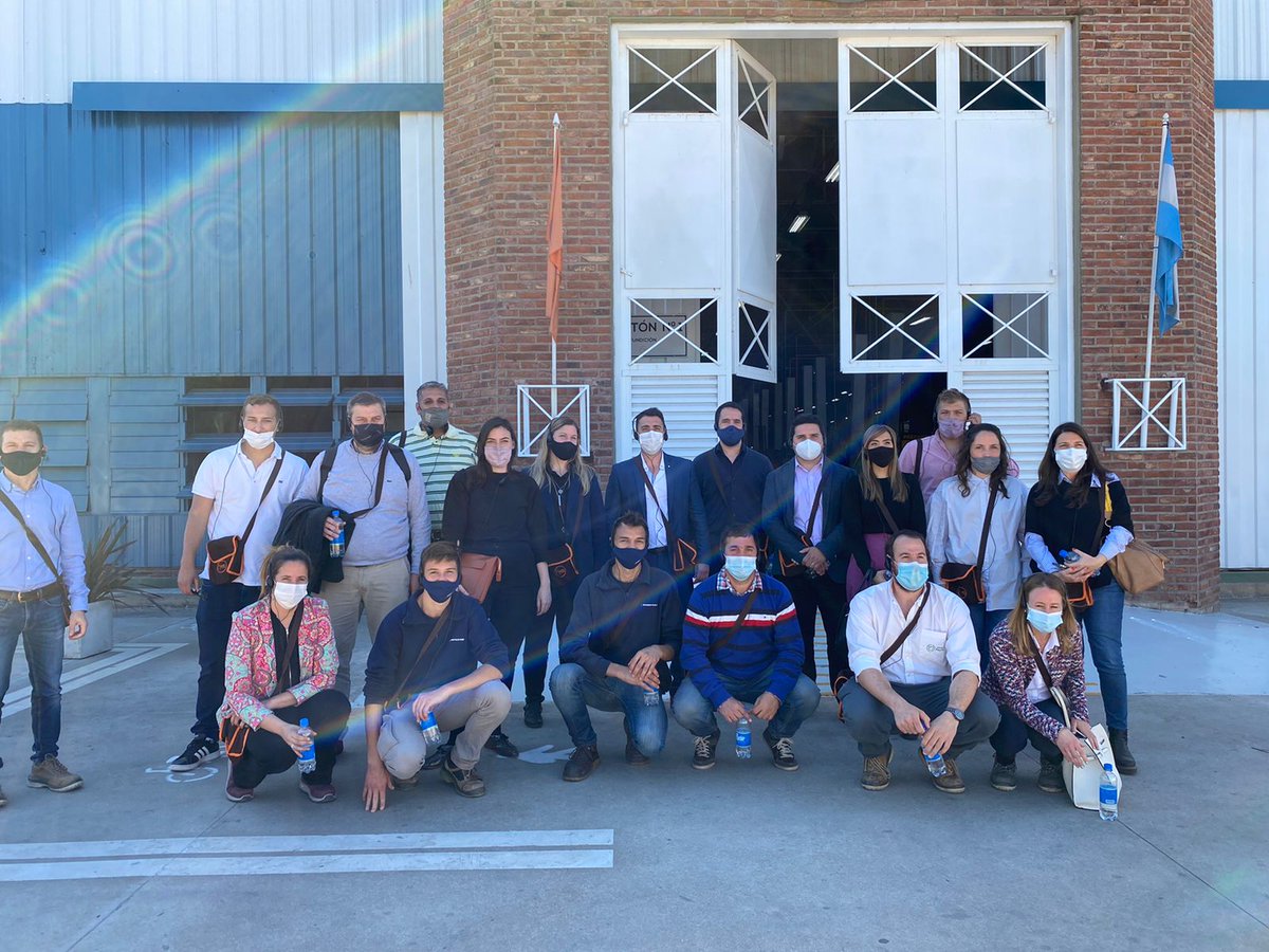 BaimaMarina's tweet photo. Junto con @sebaroma @RomanGuajardoOk #LeonelaGuajardo #AloisiSantiago #AgustinZanni #EvaAlbert @verocipolatti #LucasMusso #VictoriaGonzalezOldani #SebastianPucciariello #MakiBenvenutto #LucianaCamazon #JoseSilva #LeonardoJacobson #JoséIgnacioDussin https://t.co/ShfpgLvB04