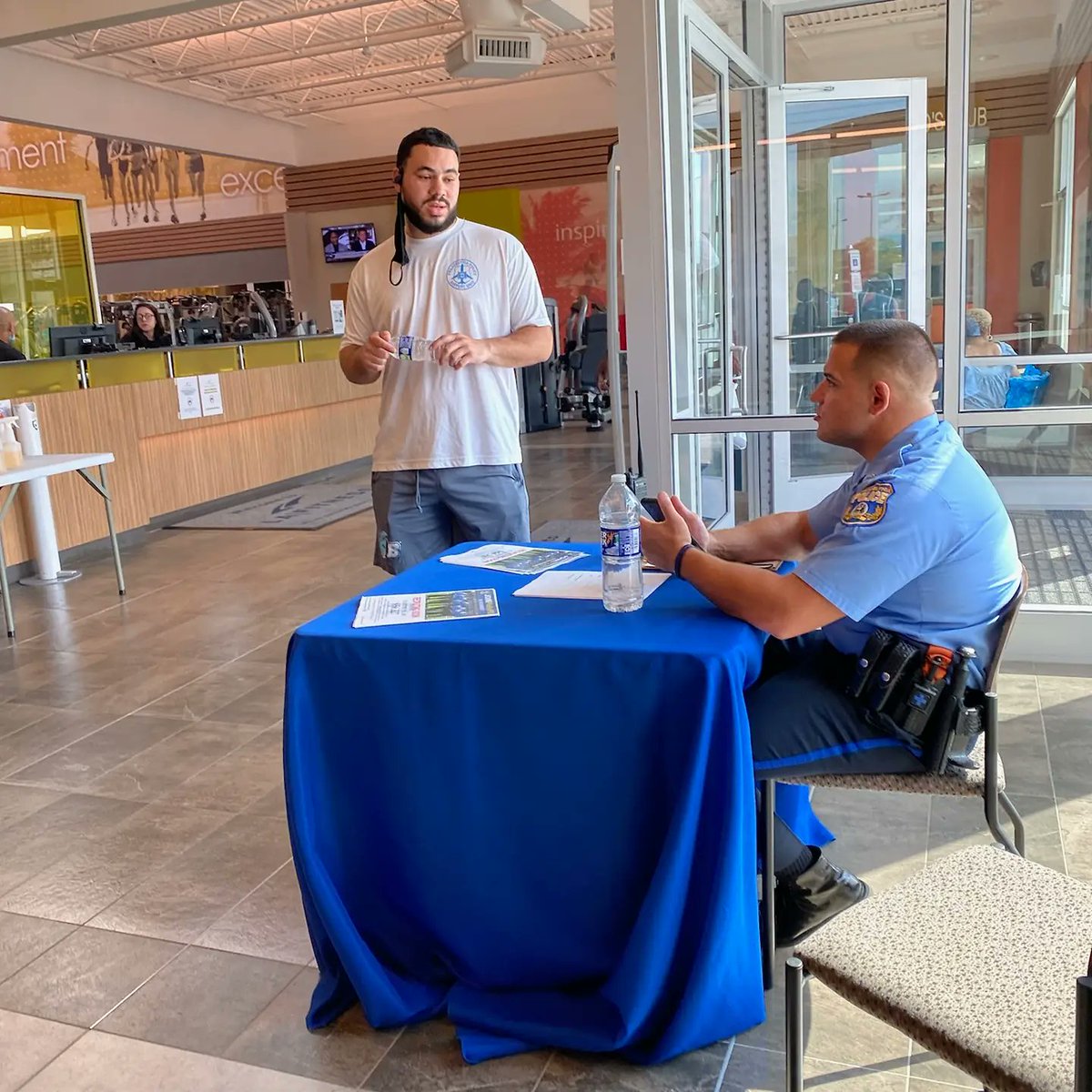 PPDRecruiting's tweet photo. @LAFitness Cottman, PPD Recruiters speaking with applicants about joining PPD today #joinphillypd #phillypd #phillypolice #ppd #ppdcareers #police #careers #policecareers #makinganimpact #makingadifference #philly #philadelphia #phillyjob #phillyjobs #cop #cops #phillycops https://t.co/6UnBdt7N8B