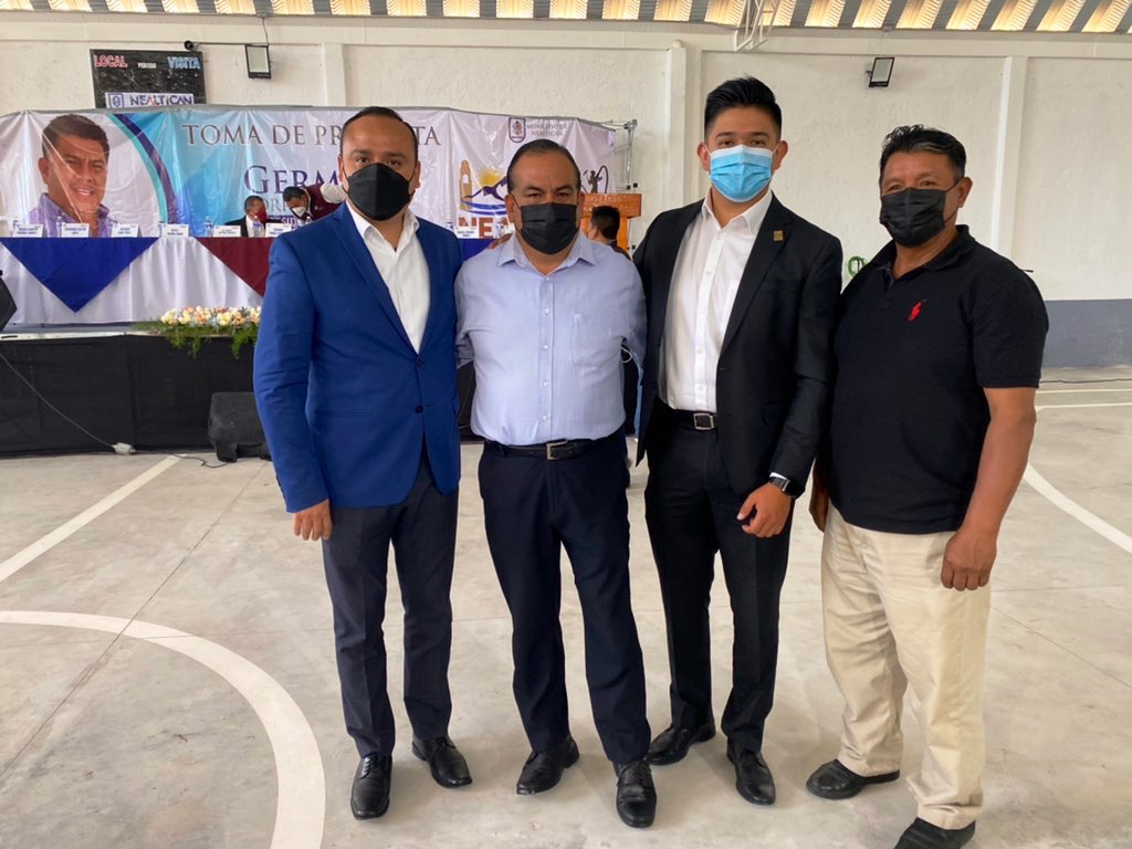 aldo_ev's tweet photo. Presente en la toma de protesta del Presidente Municipal de #Nealtican #GermanTorres junto con mi amigo @RodrigoRr74 #BuenosGobiernosPAN 🔵🙌🏼 https://t.co/NCkAMJ7T64