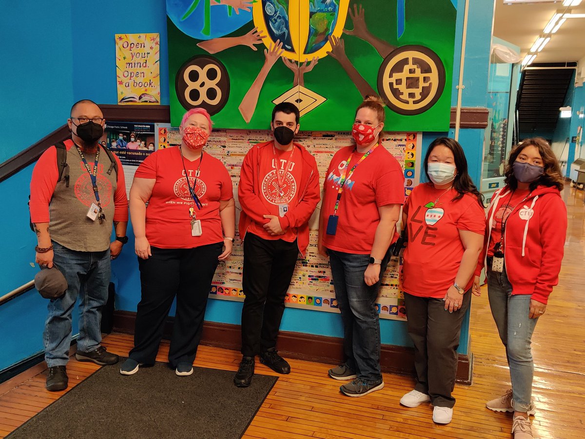 Wearing red today at Mark Sheridan Elementary @CTULocal1 #StandUpForSafety