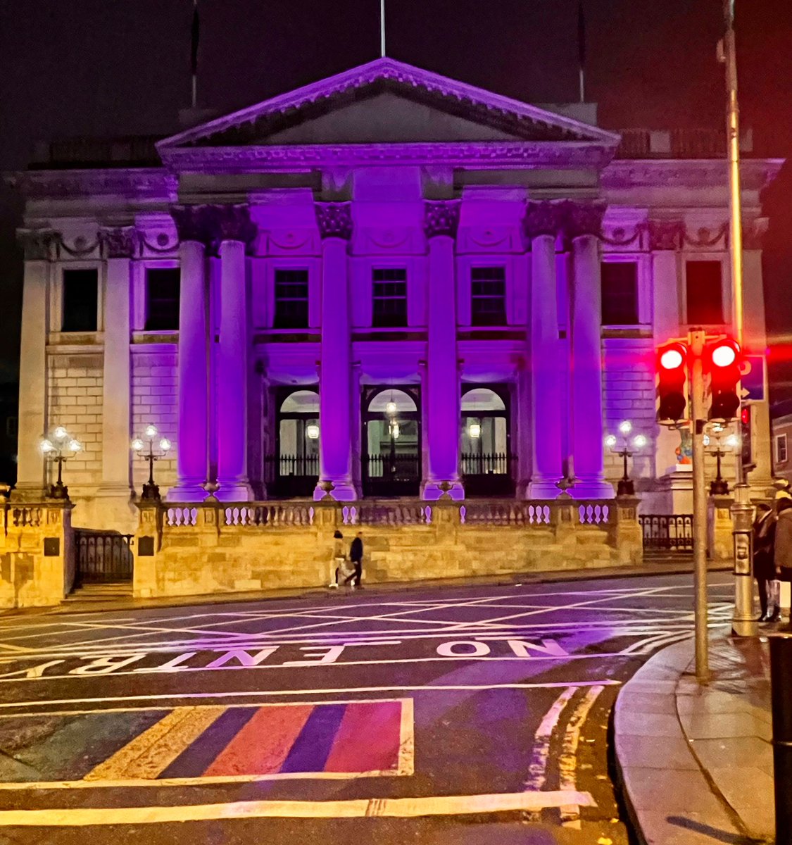 City Hall is shining bright tonight in support of this year's campaign to raise awareness of Developmental Language Disorder (DLD) huge thanks to @DubCityCouncil 💜💛 #ThinkLanguage #ThinkDLD @niamh_rowland @CaitrionaGalla2 @grainnequinn101 @SineadRouine @SineadFinnSLT @RADLDcam