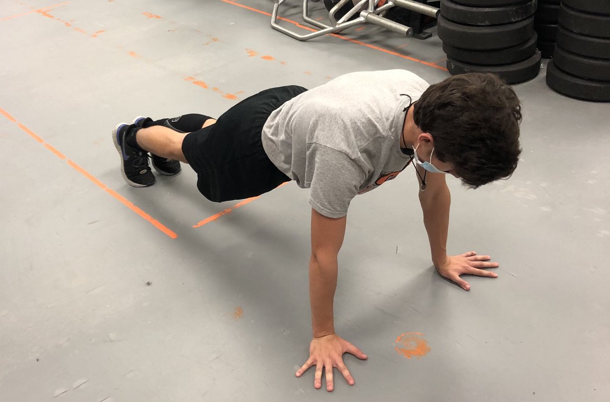 NEW SOUTH CAMPUS RECORD!! Carter Wikoff does a high plank hold for 20:01! Congratulations Carter way to compete! @MCHSDistrict111 @BryanZwemke #mchsproud