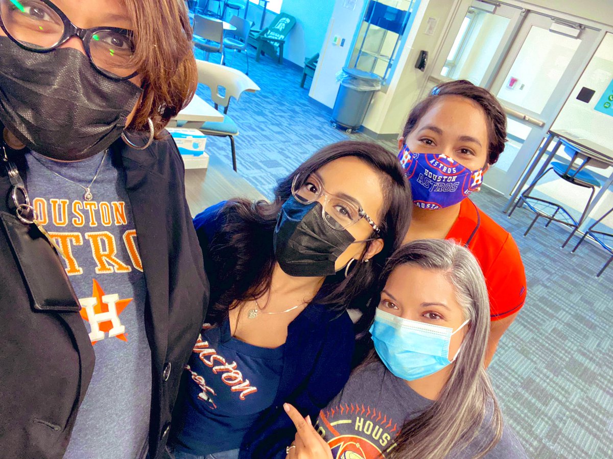 HISDCTEadvisors's tweet photo. It’s selfie Friday!!! Gooooo ‘Stros and Gooooo Team for ending another week CTE strong! @HISDCTE @CTEJudithLoredo @JHebert_HISD @vestrada1315 @cardoin07 @Rod_CTEAdvisor @vald1980 https://t.co/pYefYE3uCP