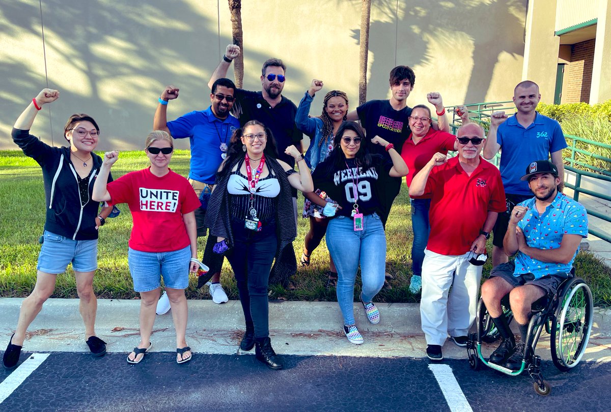 UNITEHERE362's tweet photo. Our 💯 Union team is 💪🏼💪🏽💪🏾💪🏿

#1u #unitehere https://t.co/Eza2dltNtE
