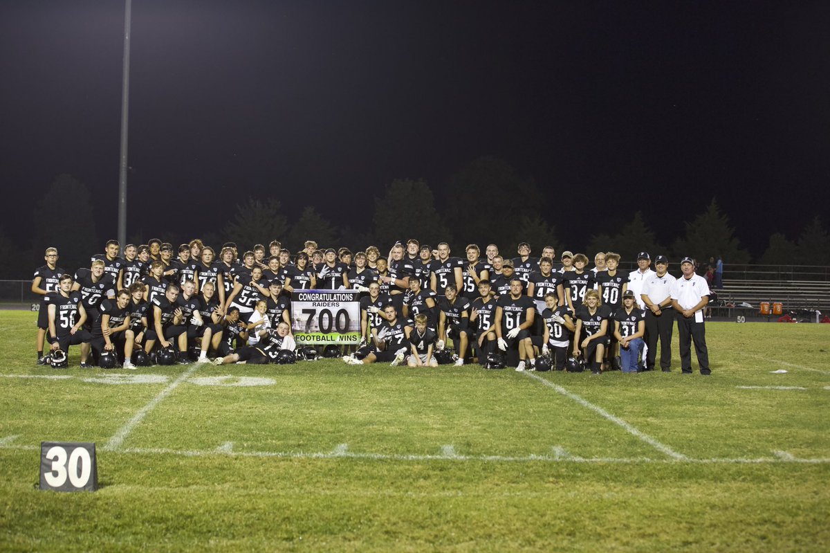 SENIOR NIGHT!

Frontenac (5-1) vs Prairie View (5-1) 

During the Raiders four game win streak they have scored 174 points, while only allowing 32. 

#frontenac #FridayNightLights