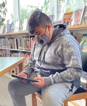 bookangel1223's tweet image. The amazing digital reader gamer Christian is never bored now that he learned to read from the Sora app on his iPad!! Proud of you! #IISDVILS #iisdtech #HeartofCardwell #CardwellStrong