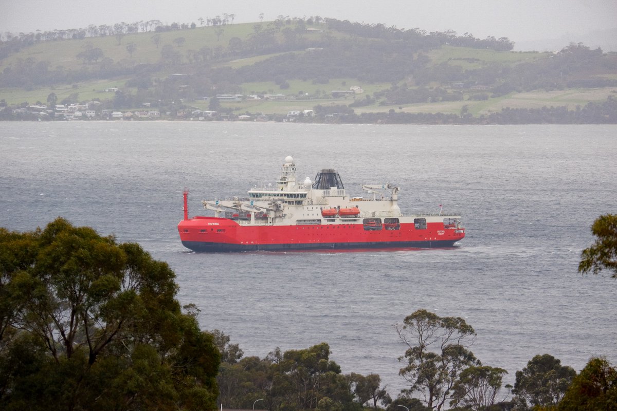 Notebook_Notes's tweet image. Australia's new icebreaker RSV #nuyina arriving in #Hobart this wet lockdown morning. She put on a show letting nothing dampen the spirits of her arrival home and new job supporting Australian Antarctic research.