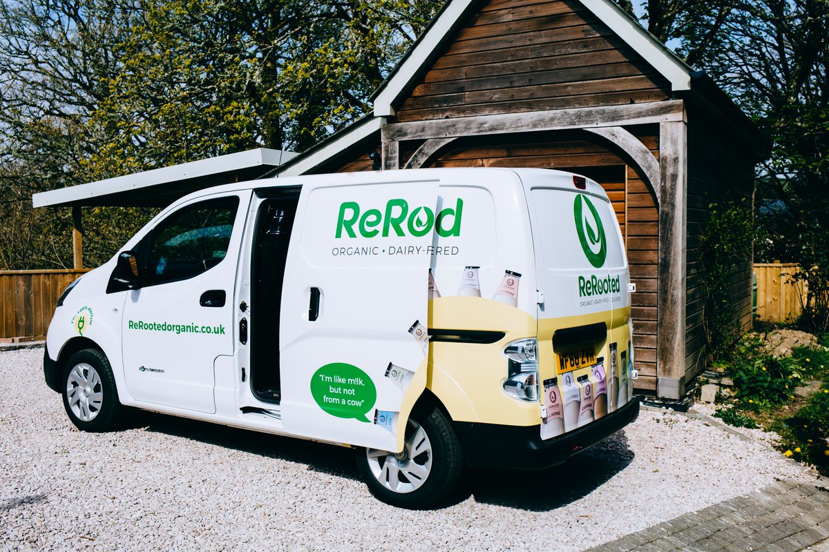 ReRootedOrganic's tweet photo. Electric power, peculiar spelling.

ReRod isn't a new competitor, it's just an unfortunate and unavoidable signwriting issue. https://t.co/uu9A5kClzJ