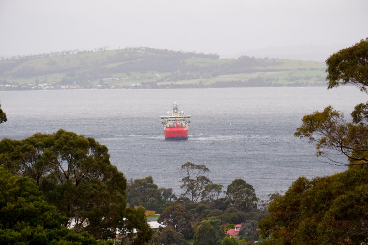 Notebook_Notes's tweet image. Australia's new icebreaker RSV #nuyina arriving in #Hobart this wet lockdown morning. She put on a show letting nothing dampen the spirits of her arrival home and new job supporting Australian Antarctic research.