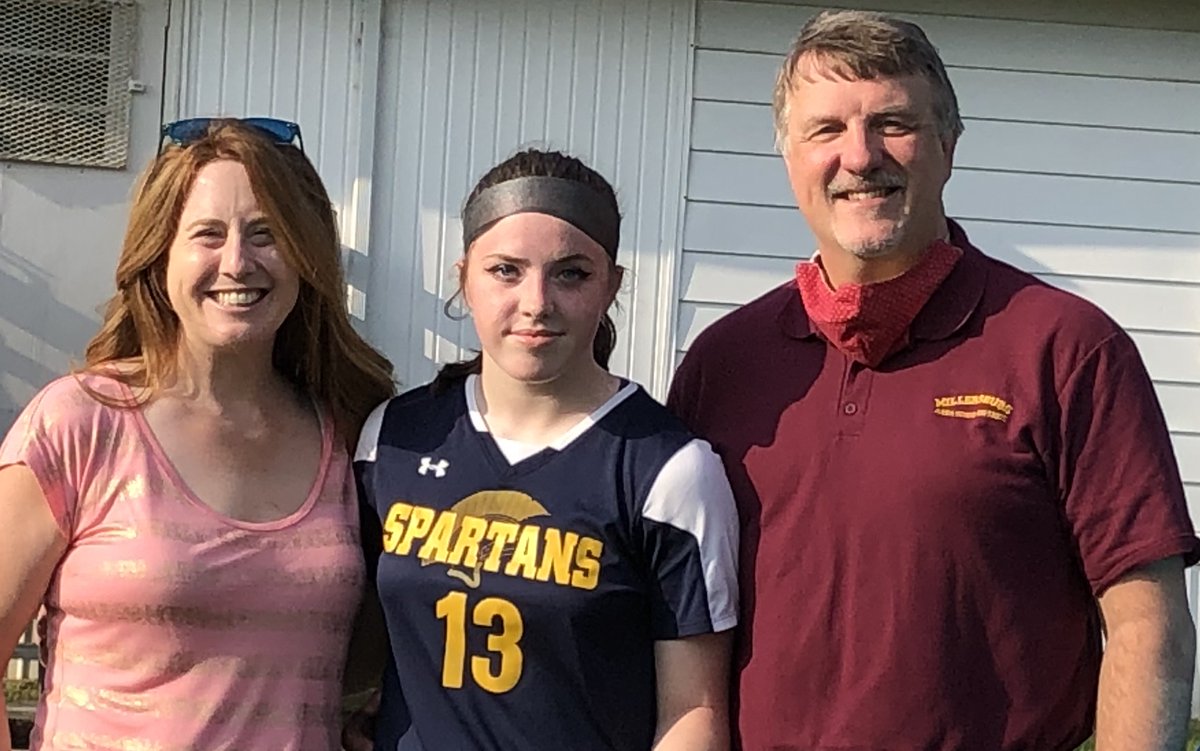 harrisburgacad's tweet photo. Our Upper School students have had a fantastic afternoon! From paint war to senior day for Varsity Girls' Soccer, we're heading into the weekend full of smiles! Congratulations to Taryn S. '22 who was honored at the start of today's game! #paintwar #seniorday #classof2022 https://t.co/ImKRKu9cyJ