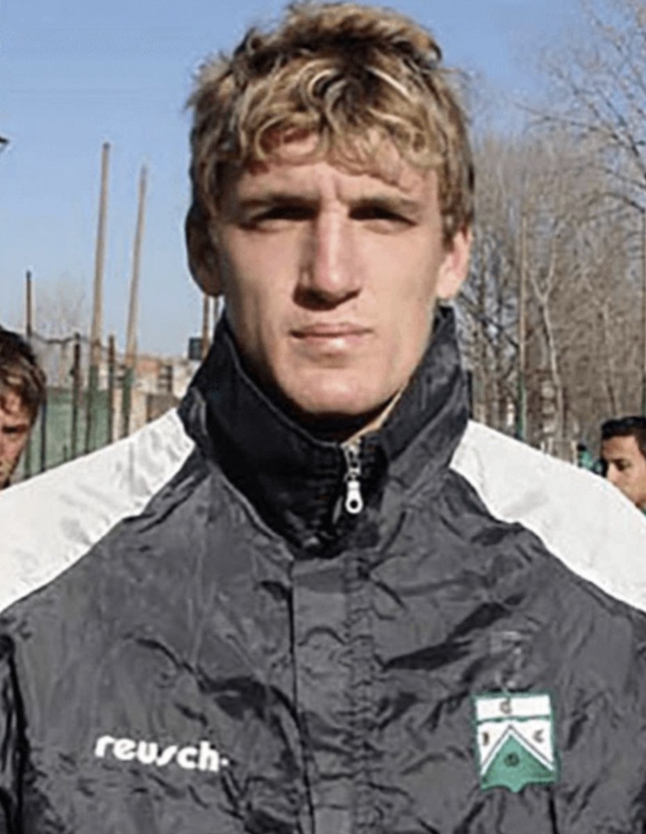 LaFerropedia's tweet photo. #UnDíaComoHoy [1986] 🎂 Nace Franco Armani, arquero de #Ferro en 1️⃣ partido en 2008 🥴 Se comió 4️⃣ goles y esta fue la crónica de @GentedeFerro y sy trayectoria ⤵️

📁 https://t.co/zMX2rYnlzh https://t.co/cYa4NTALMi