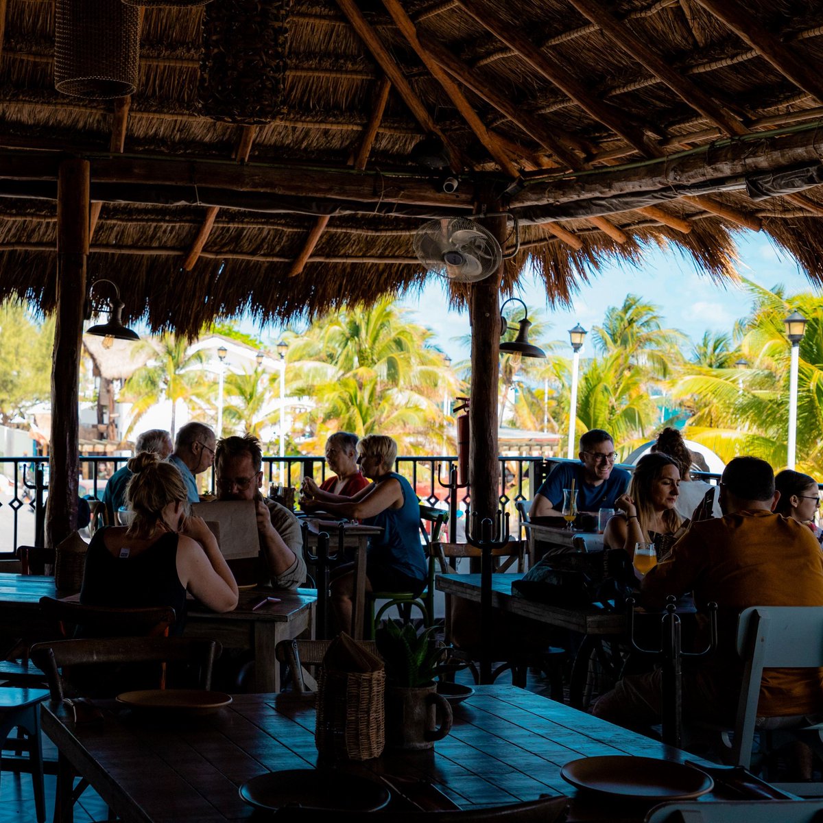 PuntaCorcho's tweet image. Te brindamos una experiencia completa, en la que disfrutarás de nuestros platillos en el mejor ambiente y con un excelente servicio. ⚓
#PuntaCorcho #PuertoMorelos
